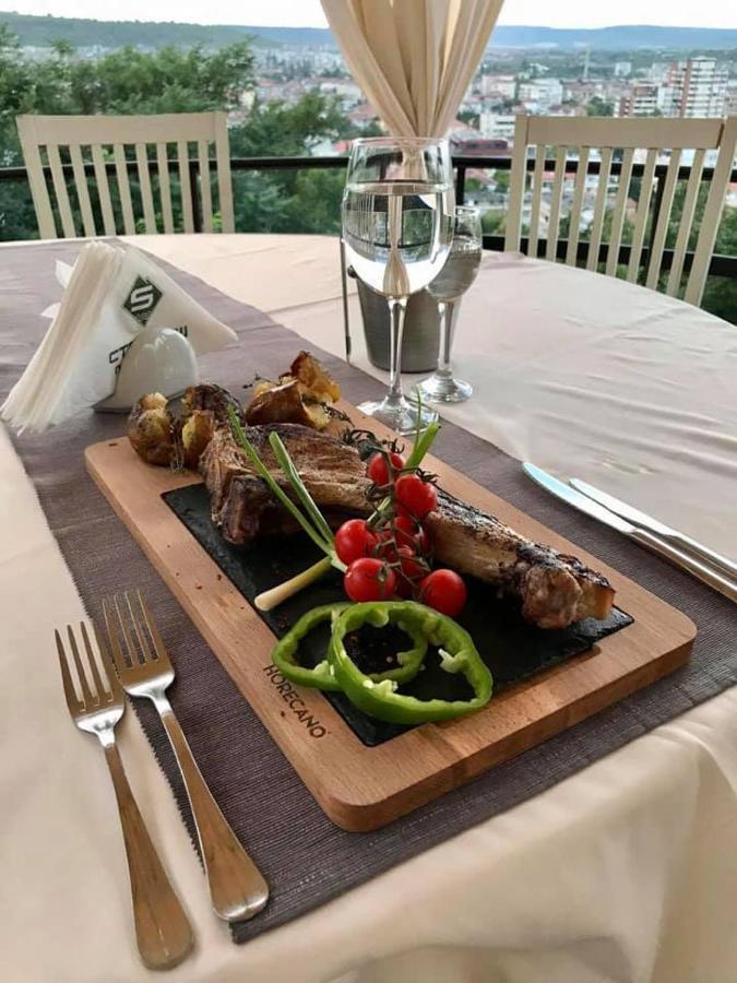לובץ' Park Hotel Stratesh מראה חיצוני תמונה